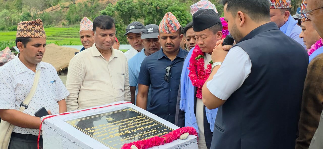 मन्त्री राईद्वारा सावा खोला सडक पुल उद्घाटन